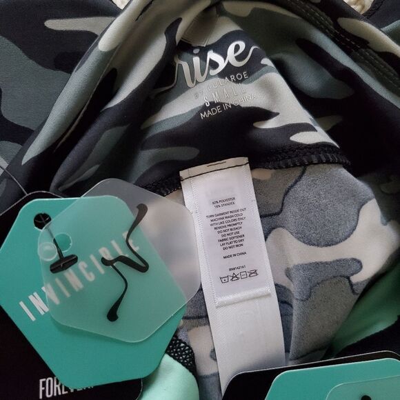 Rise by LuLaRoe Camouflage Workout Athleisure Sports Bra and Leggings Set Sz Sm - Picture 12 of 13